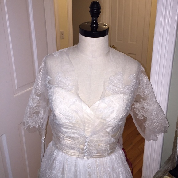 PRONOVIAS off white Jacket only NWT Size 12. Runs small. - Picture 1 of 6